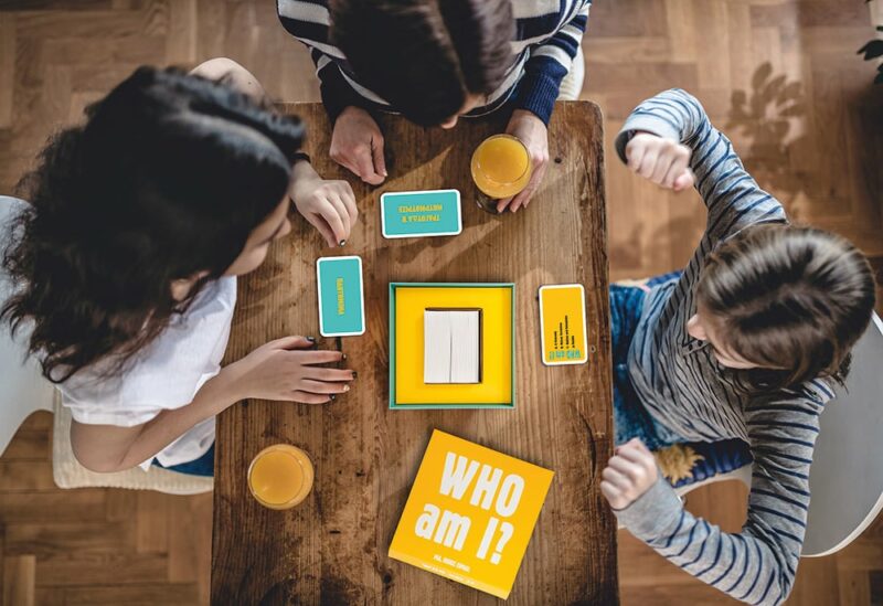 AS Games Επιτραπέζιο Παιχνίδι Gift Games Who Am I? Για Ηλικίες 15+ Χρονών Και 3-6 Παίκτες 5654333