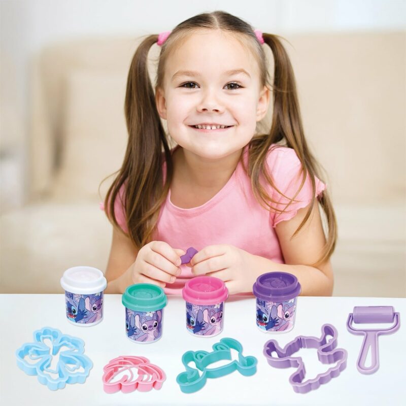 AS Πλαστελίνη Disney Stitch Τσάντα Πλάτης Με 4 Βαζάκια – Καπάκια Καλουπάκια Και 5 Εργαλεία 200gr Για 3+ Χρονών 5855207