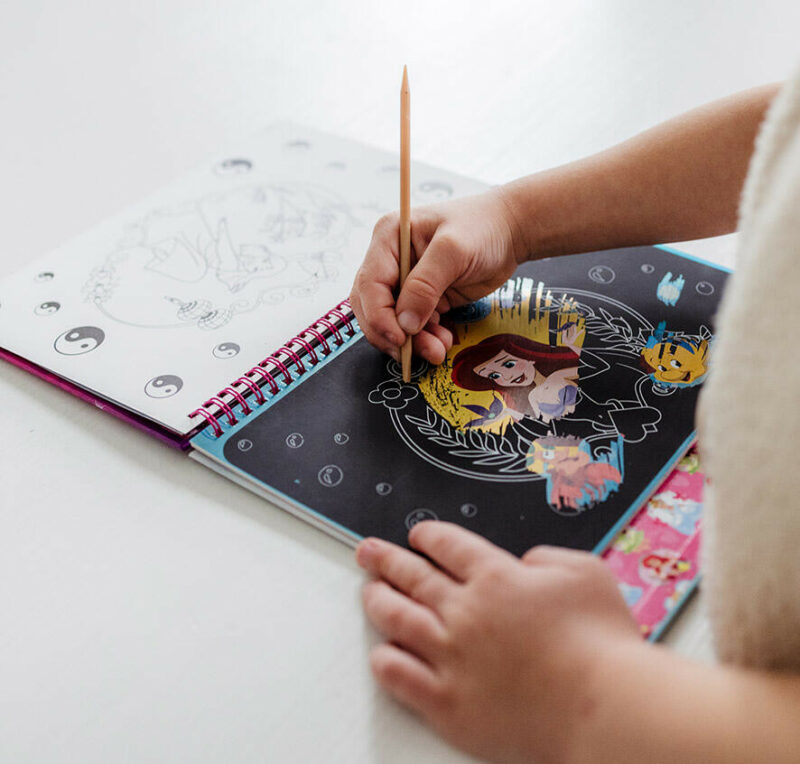Disney Princess Beauty Σετ Scratch Art και Δραστηριοτήτων 5903189