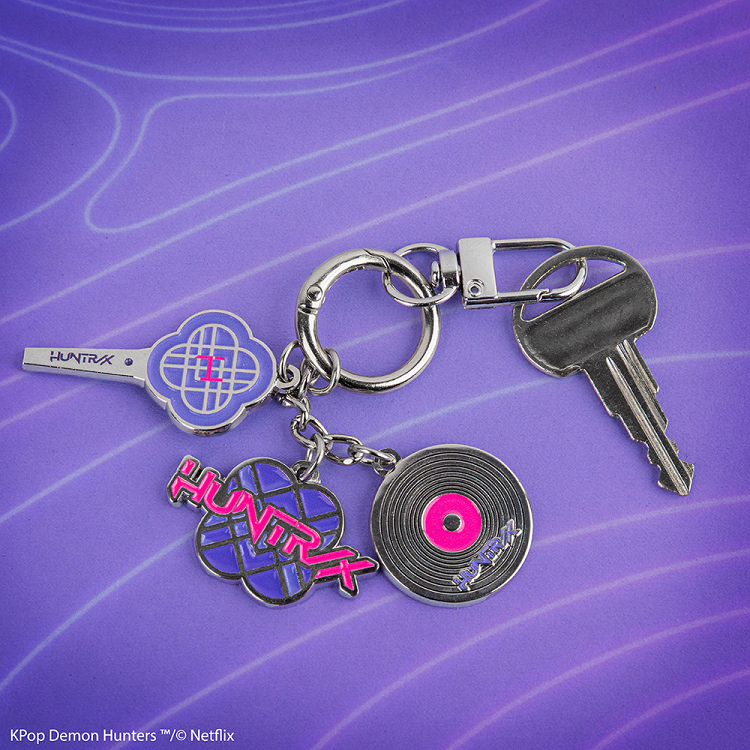 KPOP-Charm-Keychain-HUNTR_X-Lifestyle1-4895205625624-CR2853 5797800
