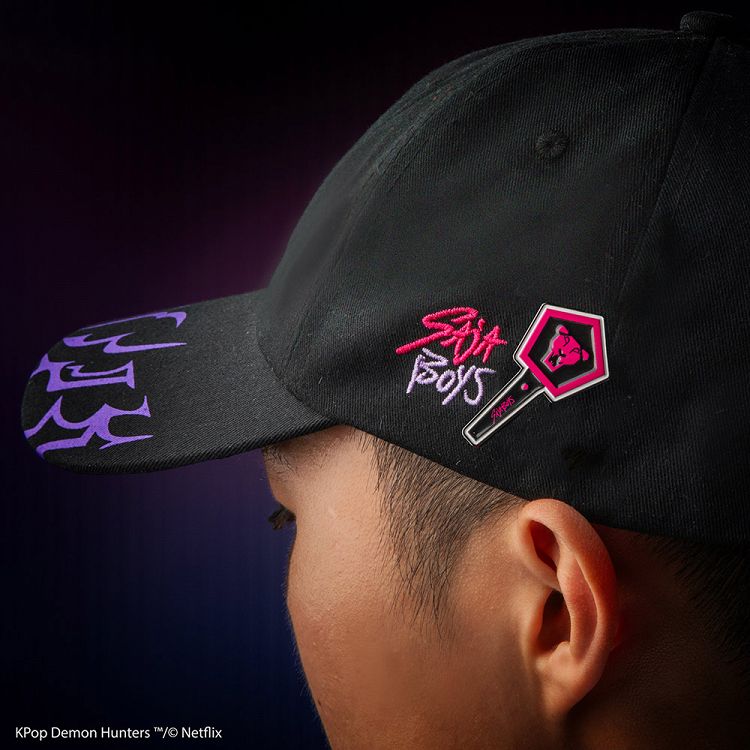 KPOP-Pin-Saja-Boys-Light-Stick-Lifestyle1-4895205625495-CR3138 5268115